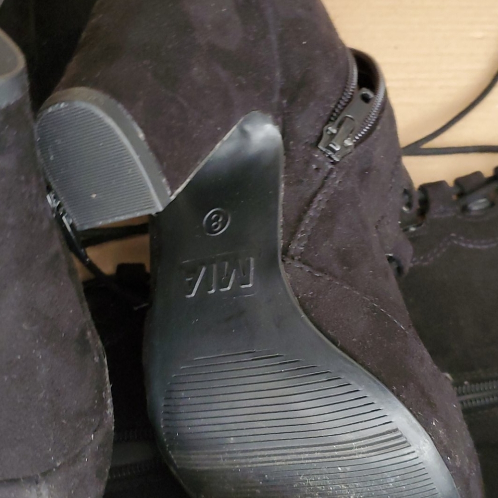 Boots - Picture 2 of 2